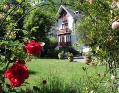 Grande maison de charme avec jardin en plein centre ville