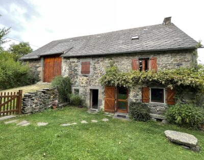 Gîte de la fontaine 3 etoiles pour 5 personnes dans le parc des volcans d’Auvergne