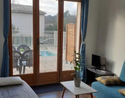 Maison mitoyenne avec piscine (avril a septembre)